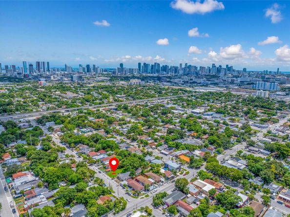 1376 NW 32nd St, Miami FL 33142