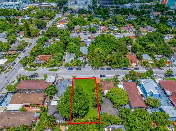 1376 NW 32nd St, Miami FL 33142