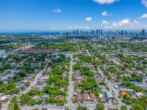 1376 NW 32nd St, Miami FL 33142