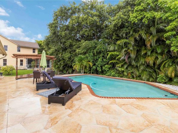 431 S Old Hiatus Rd, Plantation FL 33325