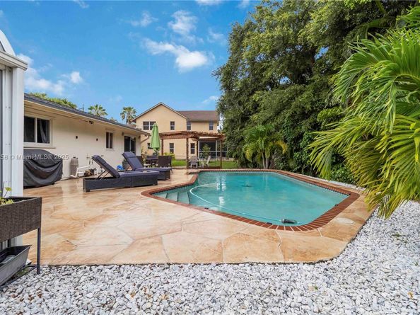 431 S Old Hiatus Rd, Plantation FL 33325