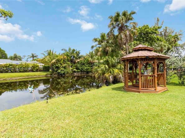 431 S Old Hiatus Rd, Plantation FL 33325