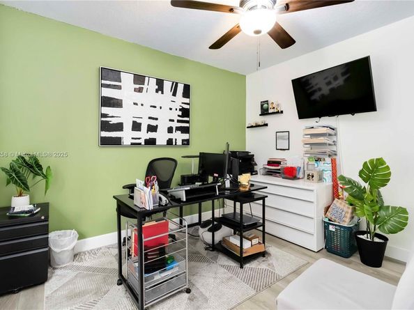 431 S Old Hiatus Rd, Plantation FL 33325