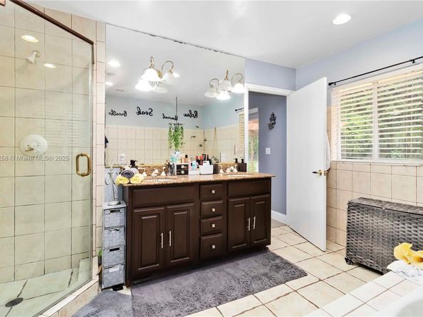 431 S Old Hiatus Rd, Plantation FL 33325