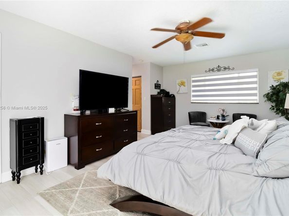 431 S Old Hiatus Rd, Plantation FL 33325