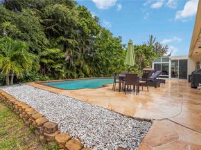 431 S Old Hiatus Rd, Plantation FL 33325
