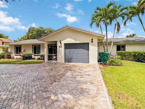 431 S Old Hiatus Rd, Plantation FL 33325