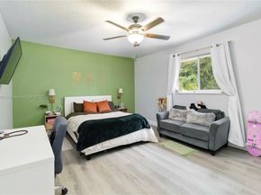 431 S Old Hiatus Rd, Plantation FL 33325