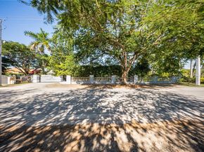 12265 SW 43rd St, Miami FL 33175