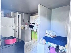 3135 NW 86th St, Miami FL 33147