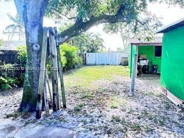 3135 NW 86th St, Miami FL 33147