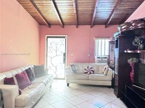 3135 NW 86th St, Miami FL 33147