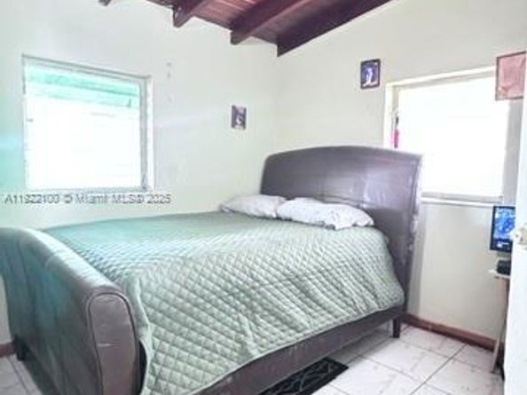 3135 NW 86th St, Miami FL 33147