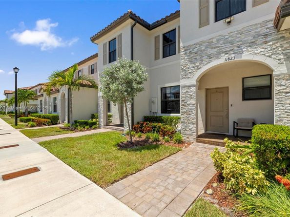 11823 SW 247th Ter, Homestead FL 33032