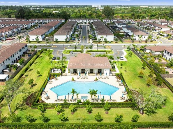 11823 SW 247th Ter, Homestead FL 33032