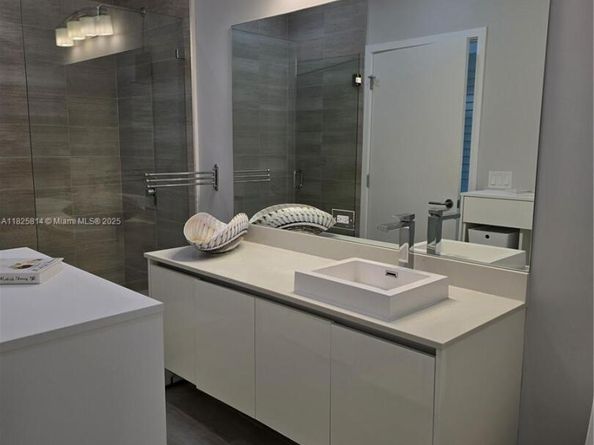 1600 SW 1st Ave 809, Miami FL 33129