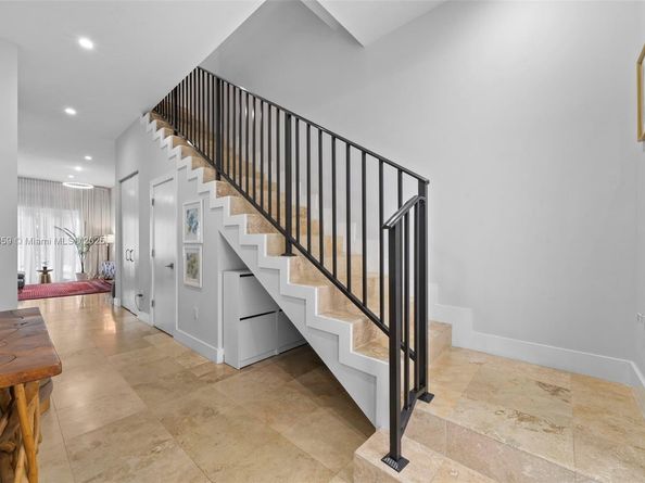 3506 NE 166th St 4, North Miami Beach FL 33160