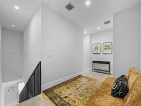 3506 NE 166th St 4, North Miami Beach FL 33160