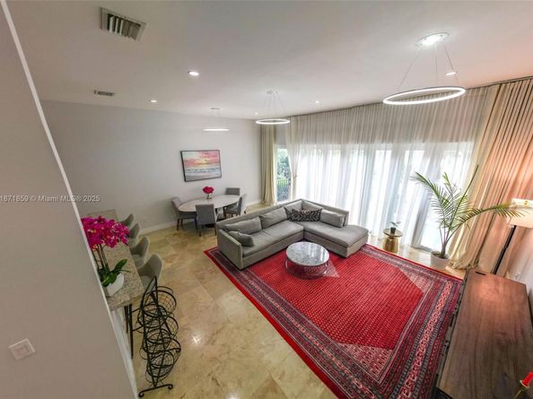 3506 NE 166th St 4, North Miami Beach FL 33160