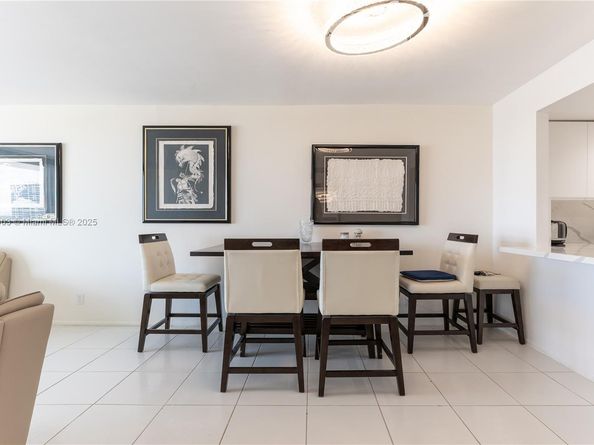 427 Golden Isles Dr 16F, Hallandale Beach FL 33009