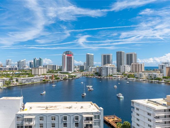 427 Golden Isles Dr 16F, Hallandale Beach FL 33009