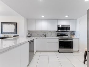 427 Golden Isles Dr 16F, Hallandale Beach FL 33009