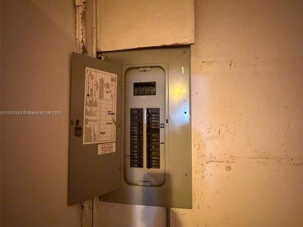 3009 S Terrace Dr, West Palm Beach FL 33407