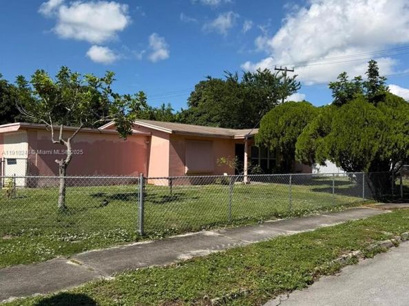 3009 S Terrace Dr, West Palm Beach FL 33407