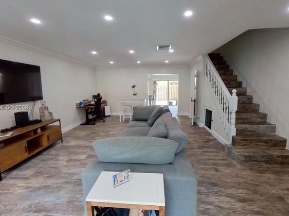 13731 SW 84th St C11, Miami FL 33183