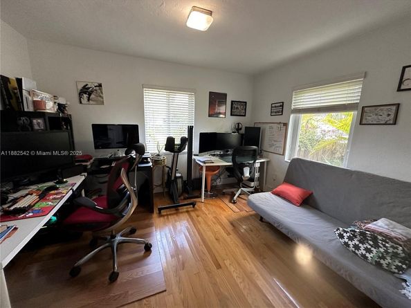 2270 SW 24th St, Miami FL 33145