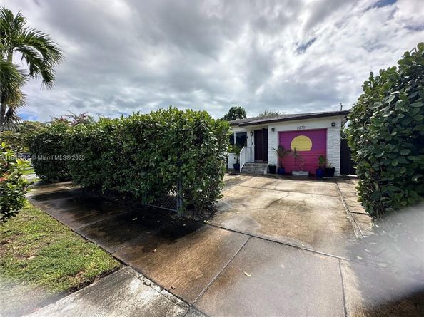 2270 SW 24th St, Miami FL 33145