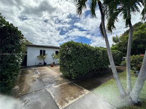 2270 SW 24th St, Miami FL 33145
