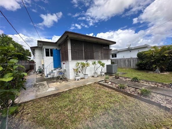 2270 SW 24th St, Miami FL 33145