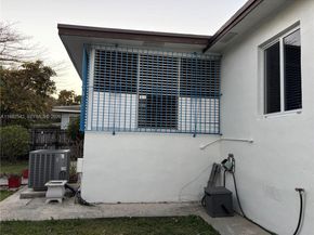 2270 SW 24th St, Miami FL 33145