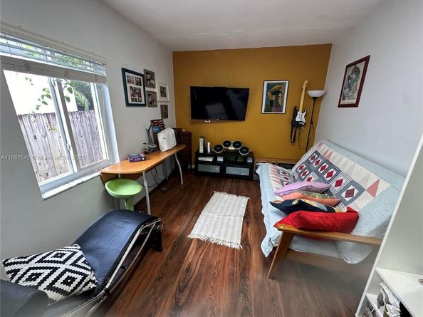 2270 SW 24th St, Miami FL 33145