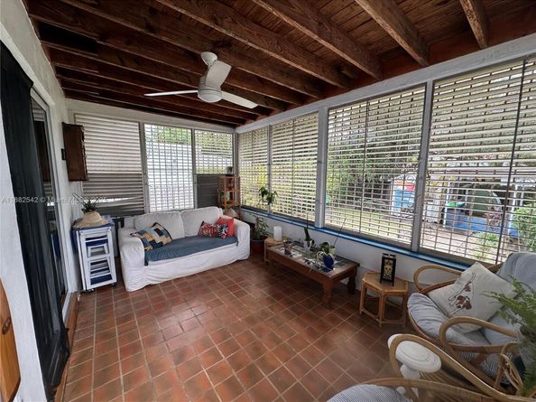 2270 SW 24th St, Miami FL 33145