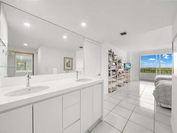 155 Ocean Lane Dr 1104, Key Biscayne FL 33149