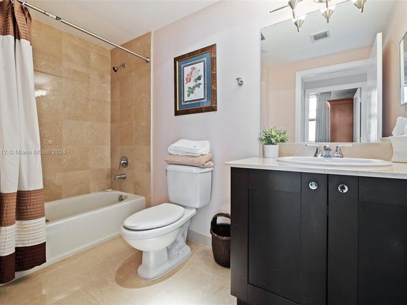 4100 Salzedo St 816, Coral Gables FL 33146