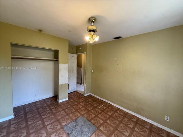 2960 Avenue F, Riviera Beach FL 33404