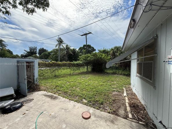 2960 Avenue F, Riviera Beach FL 33404