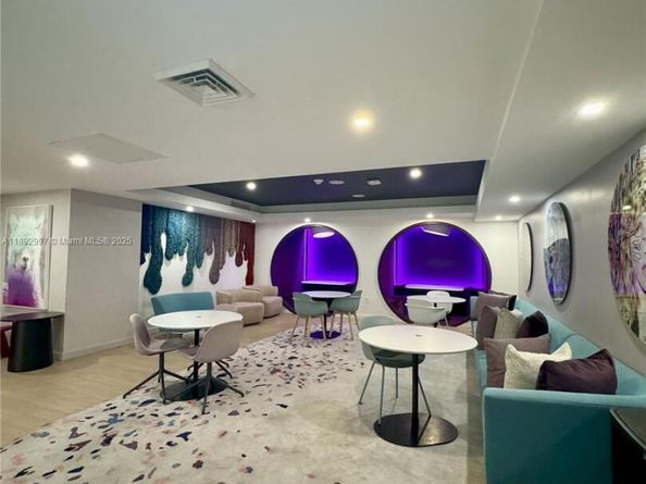 227 NE 2nd St 2105, Miami FL 33132