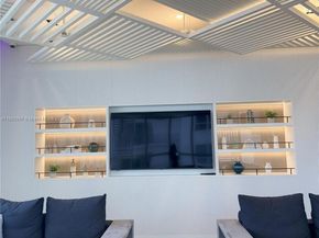 227 NE 2nd St 2105, Miami FL 33132