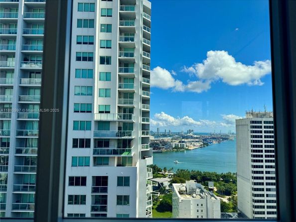 227 NE 2nd St 2105, Miami FL 33132