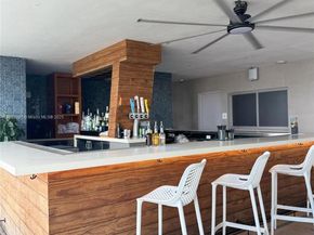 227 NE 2nd St 2105, Miami FL 33132