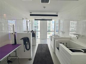 227 NE 2nd St 2105, Miami FL 33132