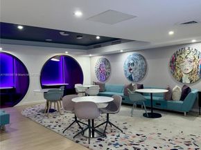 227 NE 2nd St 2105, Miami FL 33132