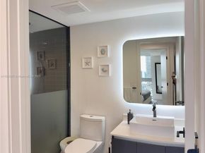 227 NE 2nd St 2105, Miami FL 33132