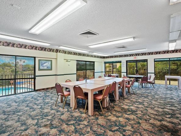 7220 Lake Cir Dr 301, Margate FL 33063