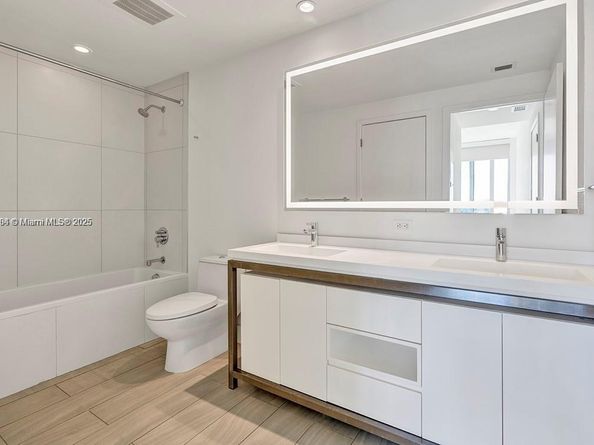 2000 Metropica Way 907, Sunrise FL 33323