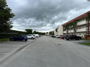 8901 E Hollybrook Blvd 306, Pembroke Pines FL 33025